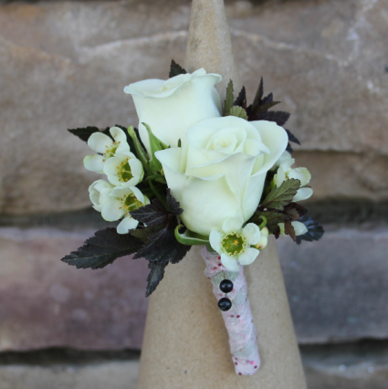 Natural Spray Rose  Boutonniere