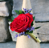 Natural Sweetheart Rose Boutonniere