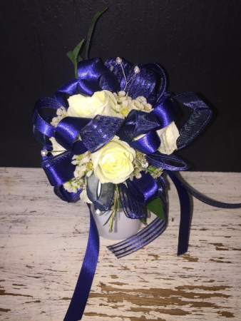 Navy Blue with White Sweethearts!