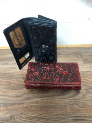 CL190BL Leather embossed wallet