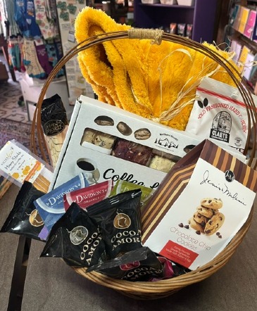 Netflix and Chill Food Basket in Chippewa Falls, WI | Eevy Ivy Over Flowers Framing And Gifts