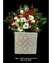 Neutral Cube Fresh cut flowers in a ceramic container