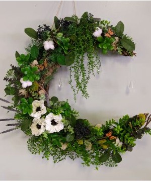 NFS-Perm12  Crescent Green Wreath ARTIFICIAL (SILK)