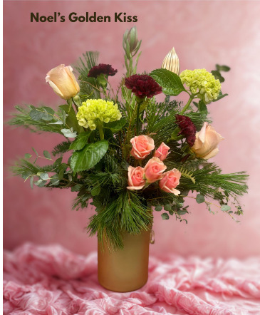 Noel's Golden Kiss Holiday in Vermillion, SD | Pied Piper Vermillion Flowers & Gifts