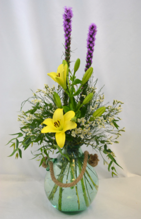 OCEAN GLASS BEAUTY Fresh Arrangement