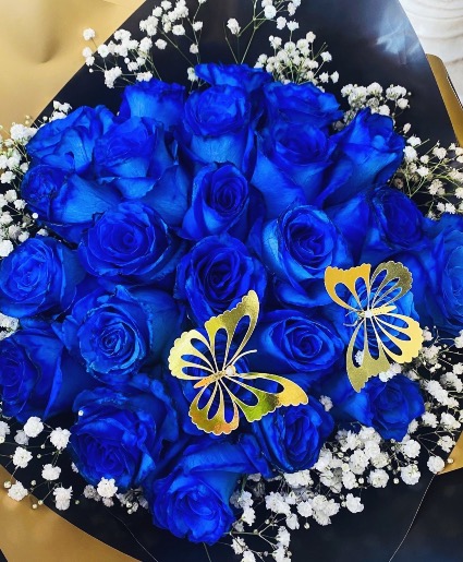 Ocean Roses Buchón arrangement