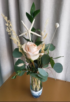 OCEAN WAVES BUDVASE FLOWER ARRANGEMENT