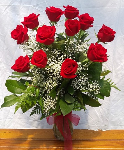 One Dozen Long Stem Red Roses Vase Arrangement