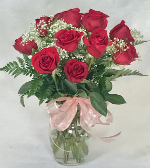 One dozen red roses vase