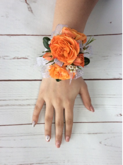 ORANGE SPRAY ROSE WRIST CORSAGE 