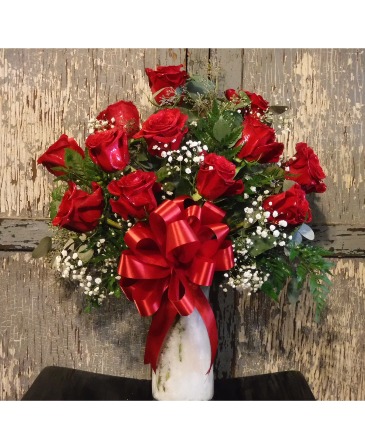Our Classic Signature Dozen Red Roses RED ROSE ARRANGEMENT in Stanley, VA | Treasured Moments