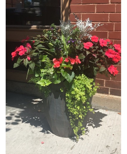 Outdoor Annual Patio Pot 