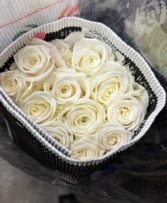 pack of 25 white roses 