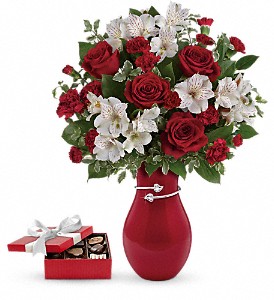 Pair Of Hearts Bouquet with chocolates Red
