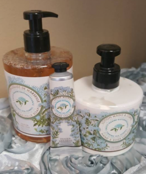 Panier Des Sans Gift Set in Mandeville, LA | AMBIANCE FLOWERS FOR ALL OCCASIONS Panier Des Sans Gift Set in Mandeville, LA | AMBIANCE FLOWERS FOR ALL OCCASIONS