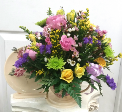 Par-tea Time Cup and Saucer Arrangement