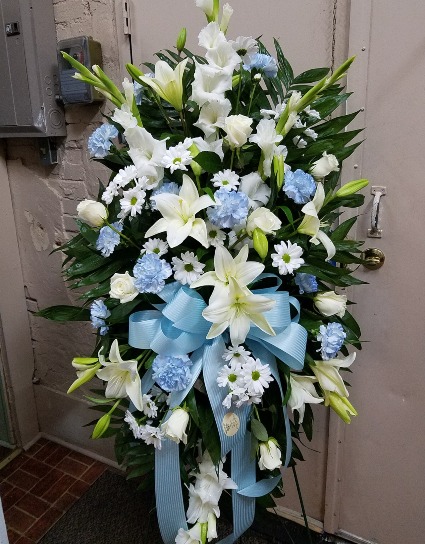 Pastel Blue and White Spray Easel Spray