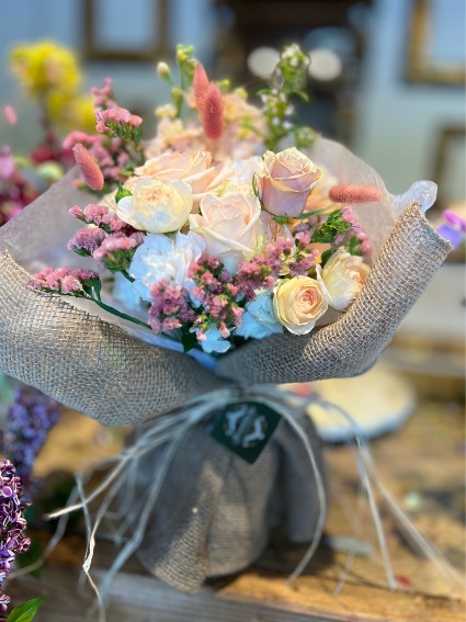 PASTEL BOUQUET ARRANGEMENT 