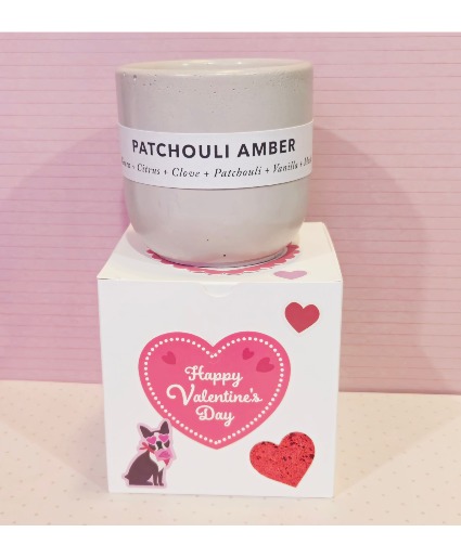 Patchouli Amber candle 10oz $22.00 candle with Valentine Box