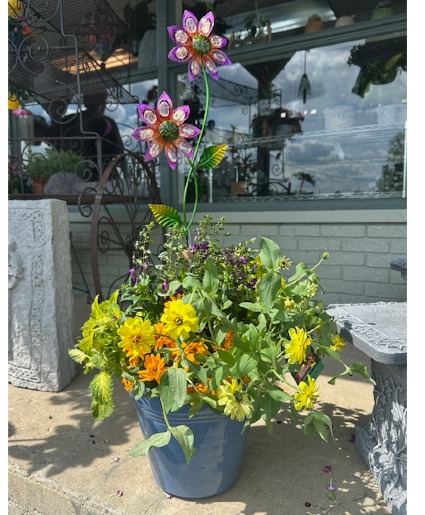 Patio Pot with Garden Stake
