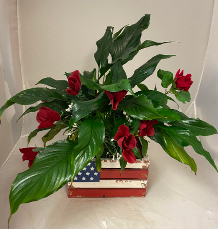 Patriotic Pride Mixed greens with fresh flowers