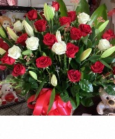 Pavoreal Roses and lilies 