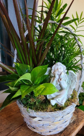 Peaceful angel planter