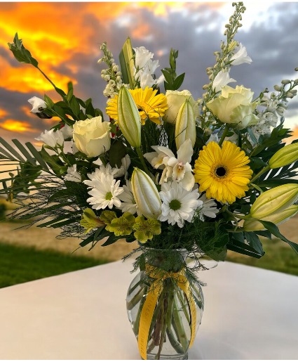 Peaceful Clouds in Vase Vase arrangement 