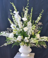 PEACEFUL REMEMBRANCE IN WHITE SYMPATHY ARRANGEMENT