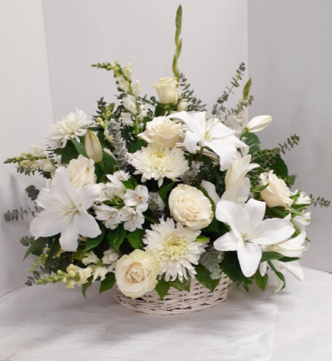 Peaceful White Tribute  in Tottenham, ON | TOTTENHAM FLOWERS & GIFTS