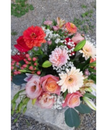 Peach and Coral Elegance Centerpiece