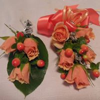 PEACH ROSE CORSAGE AND BOUTONNIERE PROM CORSAGE