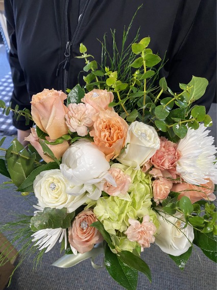 Peachy Champagne Floral Arrangement