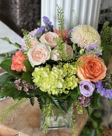 Peachy Keen  in Etobicoke, ON | THE POTTY PLANTER FLORIST