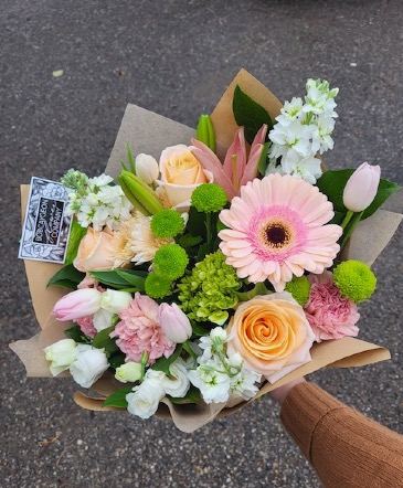 Peachy Summer Cut Bouquet in Bobcaygeon, ON | Bobcaygeon Flower Company Peachy Summer Cut Bouquet in Bobcaygeon, ON | Bobcaygeon Flower Company