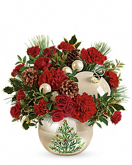 Peal and Jewels Christmas ornament centerpiece in Claremont, NH | FLORAL DESIGNS BY LINDA PERRON Peal and Jewels Christmas ornament centerpiece in Claremont, NH | FLORAL DESIGNS BY LINDA PERRON
