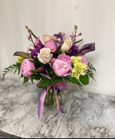 Peonia Delight Mixed flowers in vase