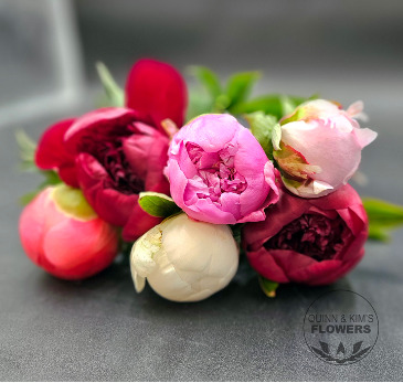 Parade of Peonies Cut Bouquet of Peonies in Saskatoon, SK | QUINN & KIM'S FLOWERS