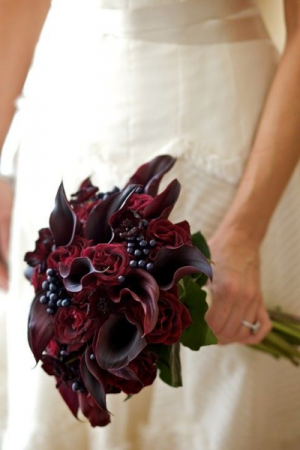 Moody Calla Lily And Rose Bouquet Wedding Flowers 