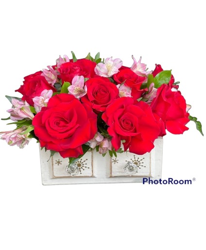 Perfect Pave' Dozen roses- Colors vary
