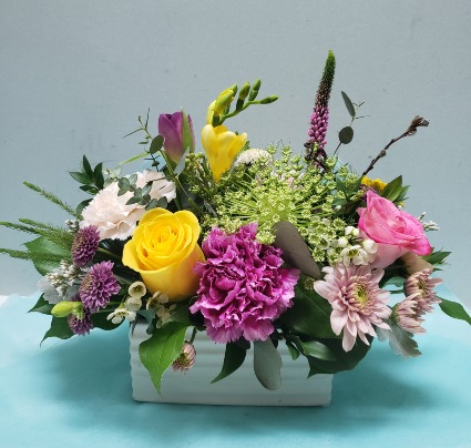 Petite Fleur! Compact Spring Arrangement