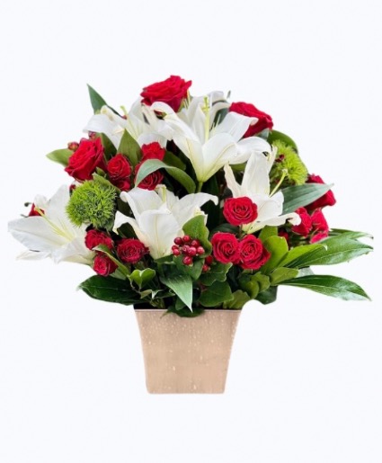 PETITE Passionate Petals Luxury Bouquet