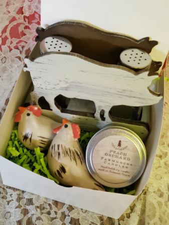 Pigs & Chickens Gift Box