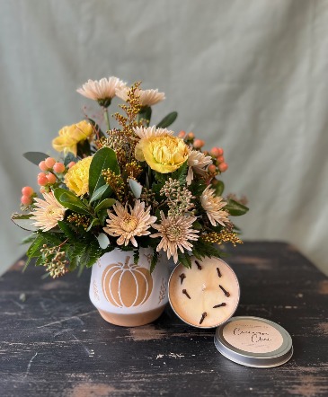 A Touch of Pumpkin & Spice Gift Set in La Grande, OR | FITZGERALD FLOWERS A Touch of Pumpkin & Spice Gift Set in La Grande, OR | FITZGERALD FLOWERS