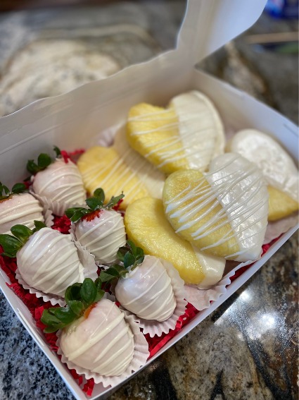 Pineapple & Strawberry Box Fruit