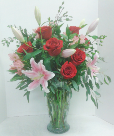  Lady in Red  in Tottenham, ON | TOTTENHAM FLOWERS & GIFTS