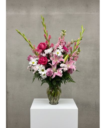 Pink and white mixed flower arrangement 
