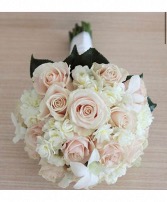 Pink and white rosé bouquet  