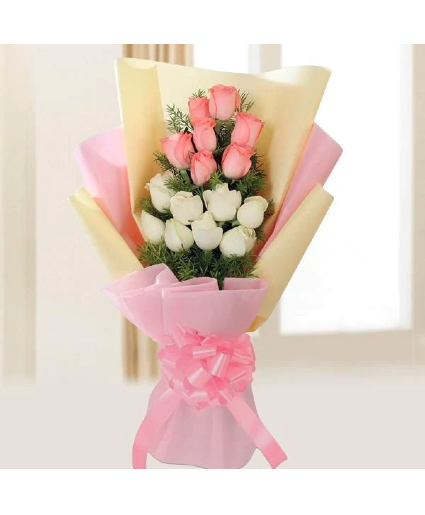 Pink And White Rose presentation Bouquet