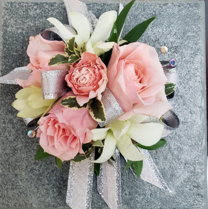 PINK BLOOMS Corsage